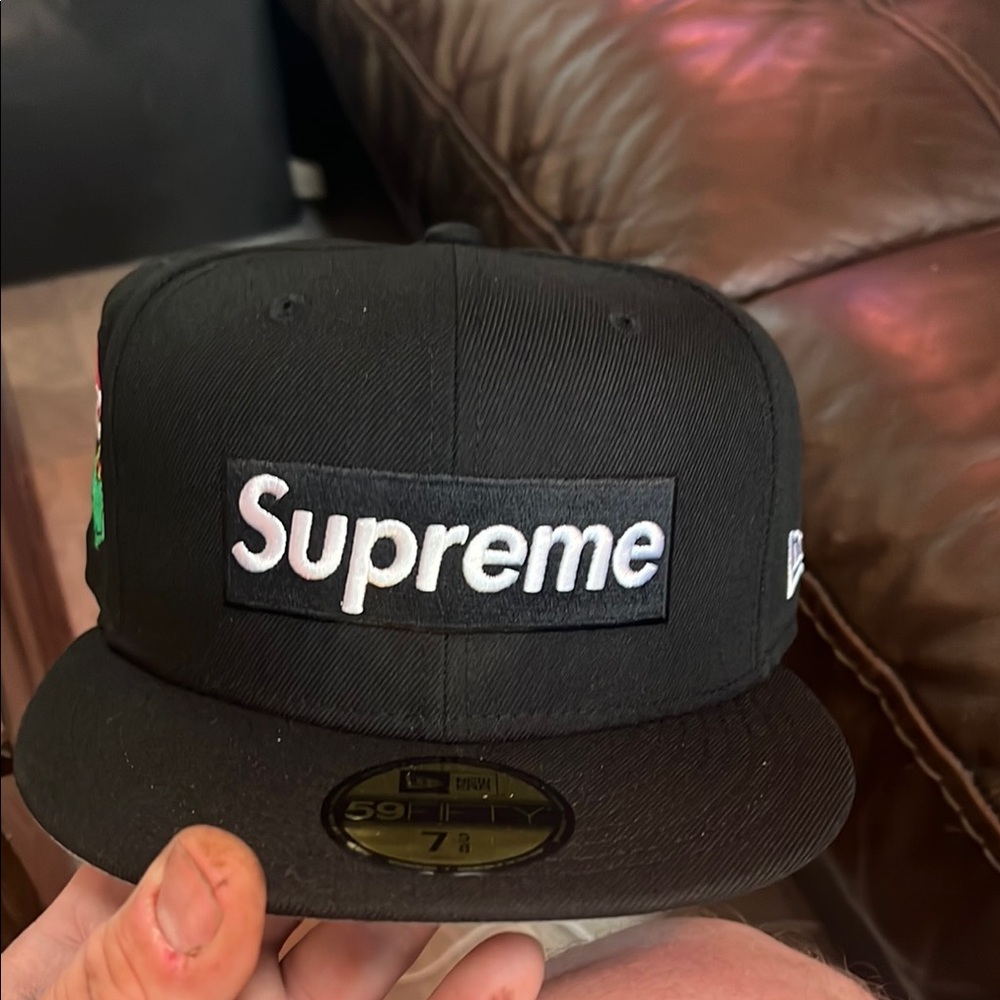 Supreme/new era Black fitted
